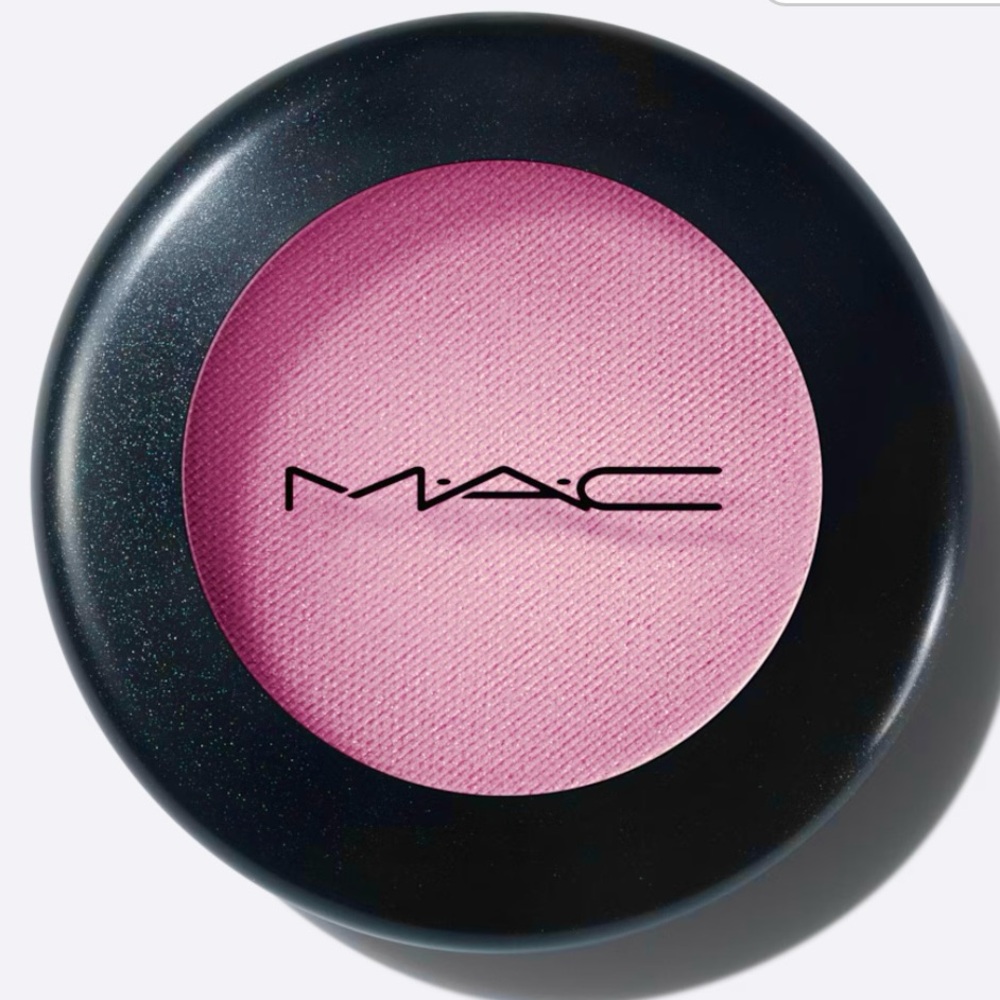 NWOT 🆕 MAC Cosmetics Eye Shadow, Limited Edition, New in Box✨